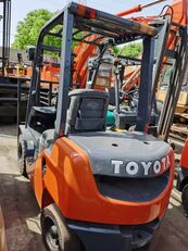 xe nâng động cơ diesel Toyota 2.5 Ton FD25 Diesel Forklift